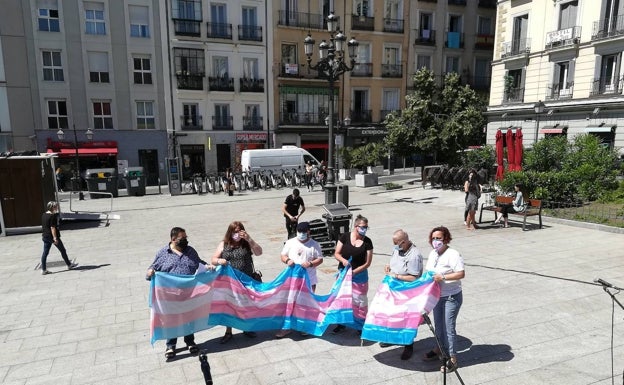 La federación LGTB propone al PSOE suavizar y fusionar la ‘ley trans’