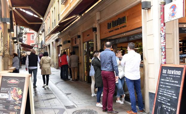 La calle Laurel pone el vino
