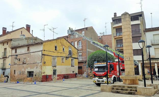 El tejado de una casa de Lardero se hunde a causa de las tormentas