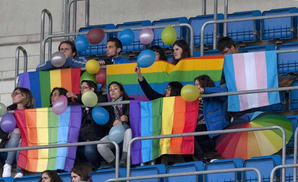 Salir del vestuario. La hora de los homosexuales en el fútbol