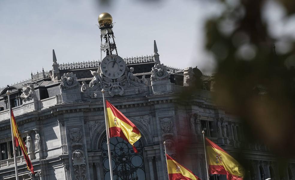 La deuda pública baja en abril tras cinco meses de máximos consecutivos