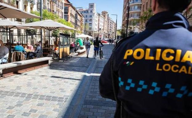 Dos detenidos por intentar robar en un bar de la calle San Juan y en una tienda de Doce Ligero