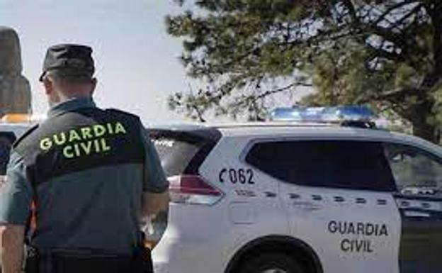 Identificado el estafador de una falsa revista de la Guardia Civil