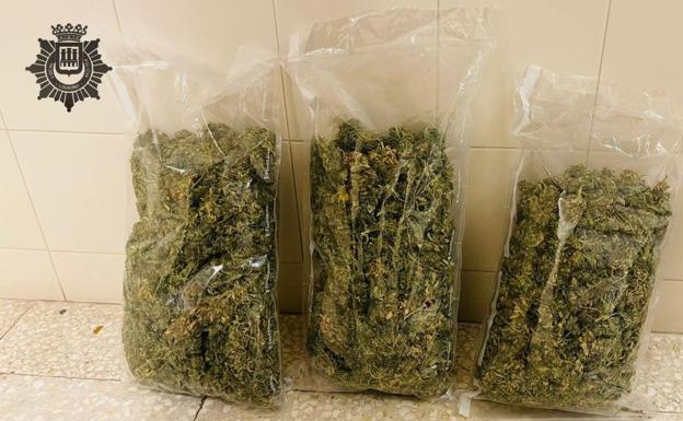 Detenida una persona al ser sorprendida con un kilo y medio de marihuana en su vehículo en Logroño
