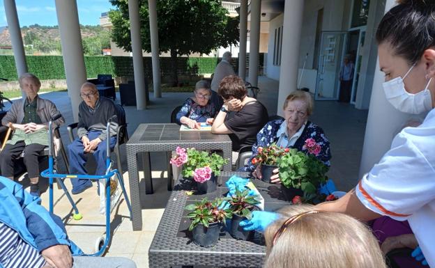 Programas personalizados de estancias temporales de verano en la residencia de mayores DomusVi Quel en La Rioja