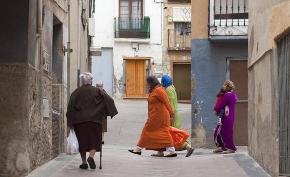 La entrada de extranjeros evita una caída de la población riojana en el año del COVID