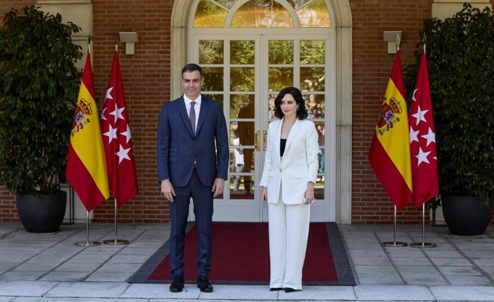 Ayuso reprocha a Sánchez que permita «el secuestro» de España por los independentistas