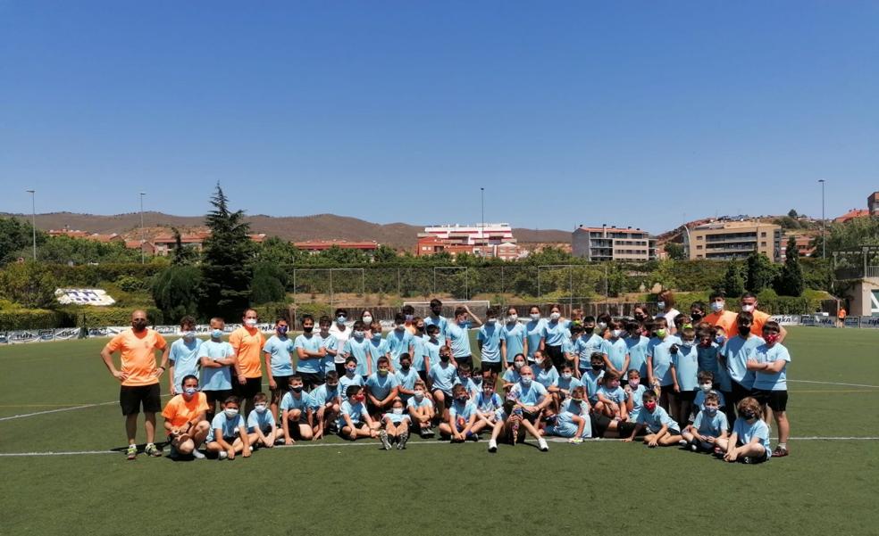 El campus de fútbol de Arnedo vive el 'Día de la integración'