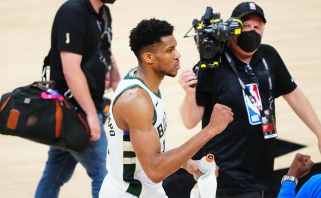 Los Bucks superan a los Suns y están a un paso del anillo