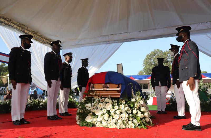 Protestas y disparos convulsionan el funeral del asesinado presidente haitiano