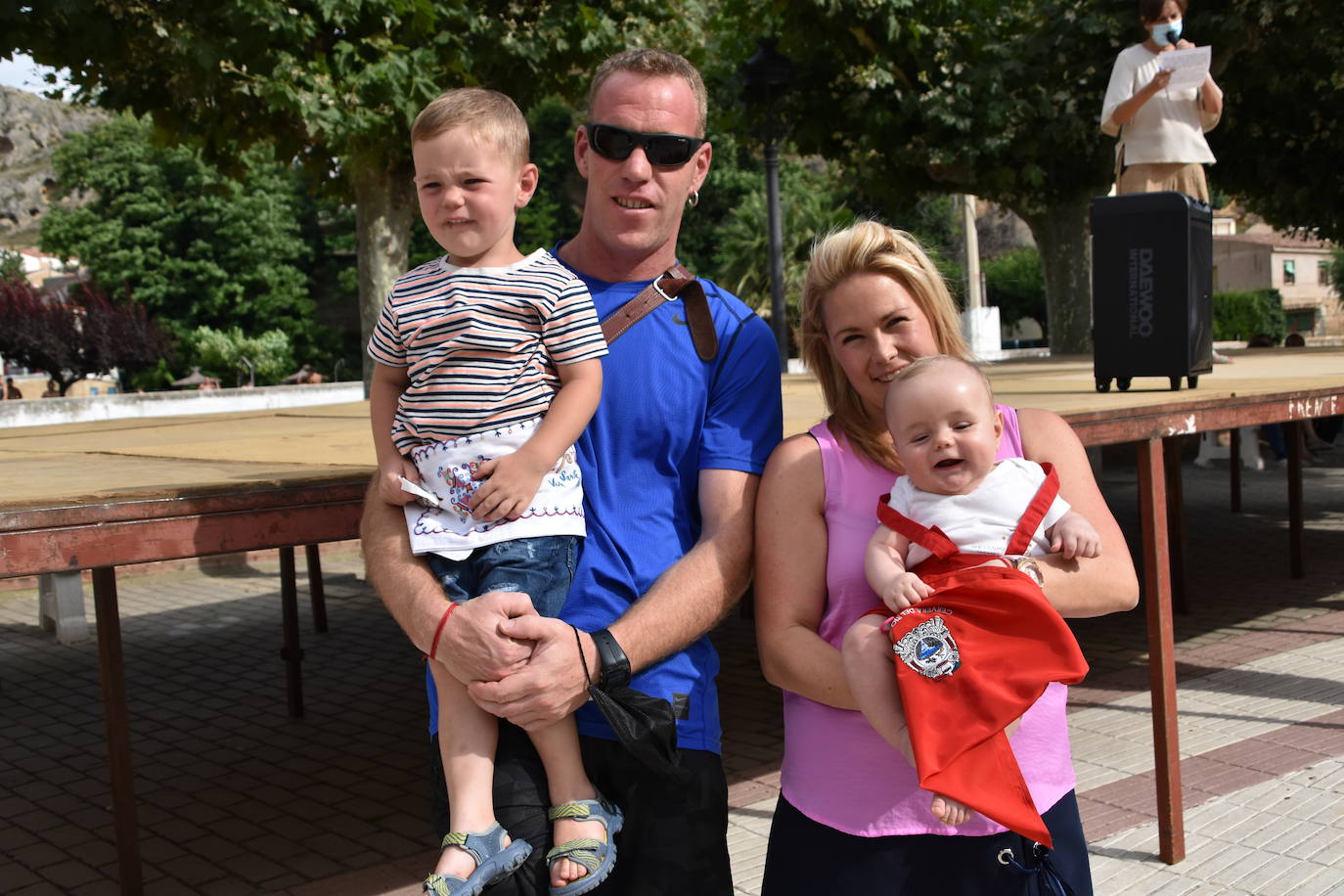 Los cerveranos se ponen el pañuelo rojo