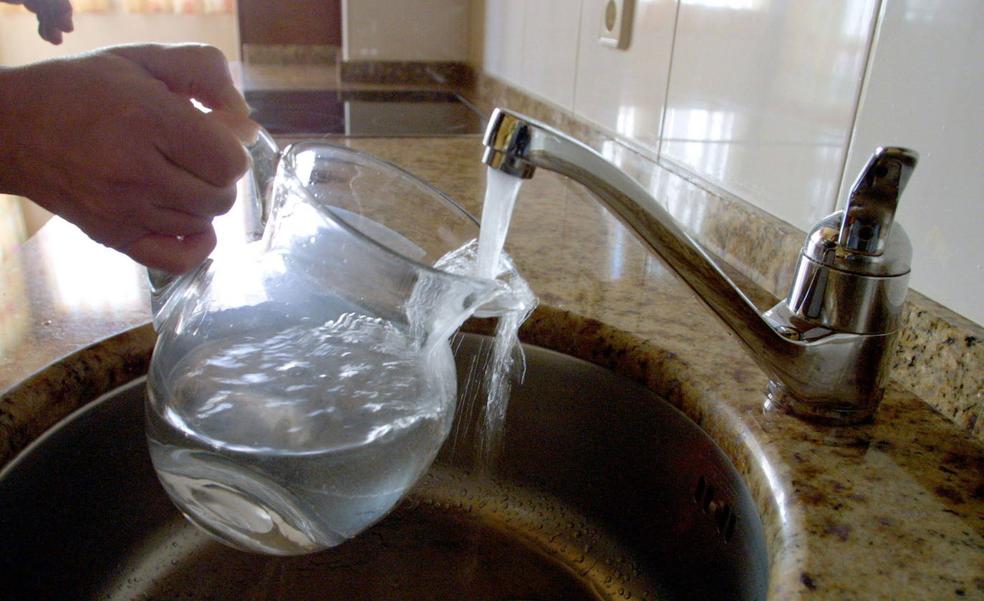 Los españoles pagan hasta 300 euros más por el agua según dónde vivan