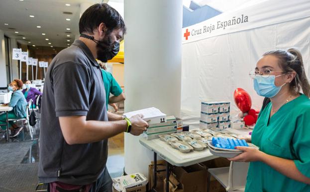 Salud dará un pequeño impulso al ritmo de vacunación la próxima semana