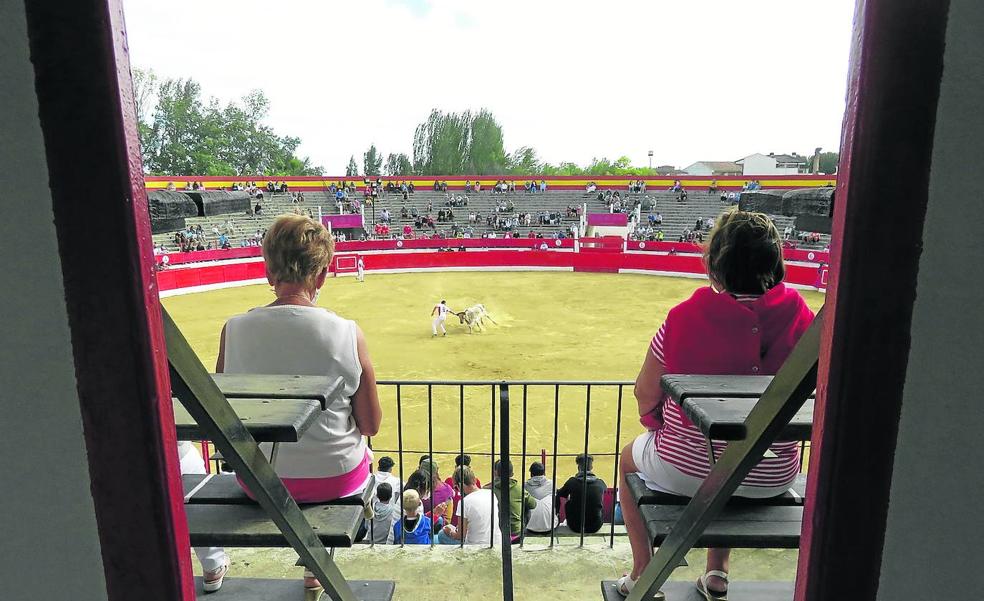 Citas de aire festivo y protocolo sanitario en Alfaro