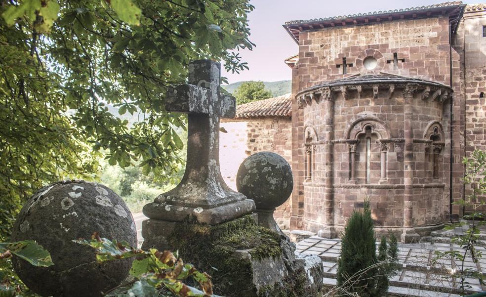 La iglesia de Tres Fuentes en Valgañón, una joya que suena a agua