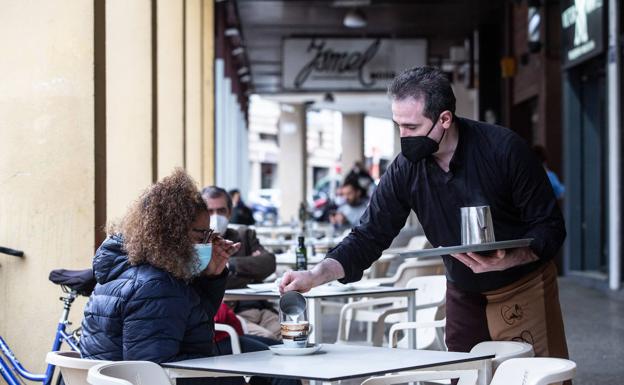 La Seguridad Social suma 13.200 afiliados extranjeros con el empuje de la hostelería