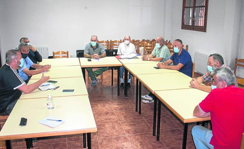 Alcaldes y agricultores de la comarca calceatense solicitan ampliar el regadío