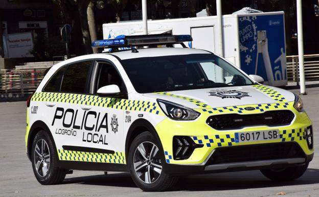 El PP, sobre la rotulación de los coches de la Policía Local: «Les obliga a incumplir la ley»
