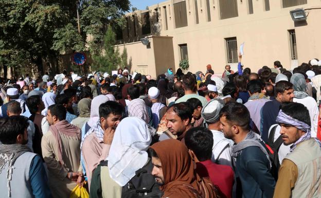 Las fuerzas occidentales alertan de riesgo de atentado en el aeropuerto de Kabul