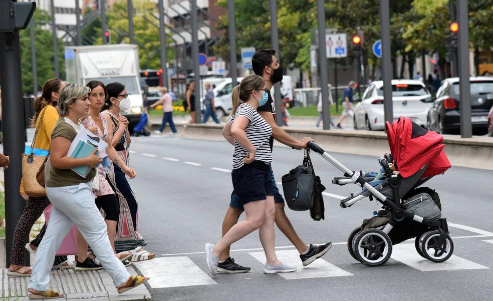 Las cifras de la pandemia se estabilizan en una jornada con un leve descenso de casos