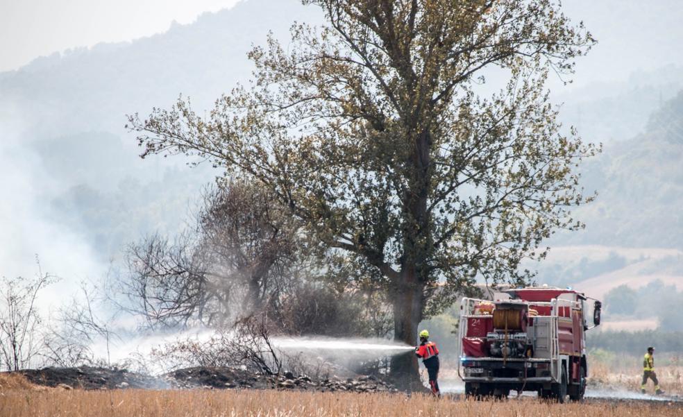 Sofocado un incendio en una finca de cereal y matorral de Santo Domingo de la Calzada