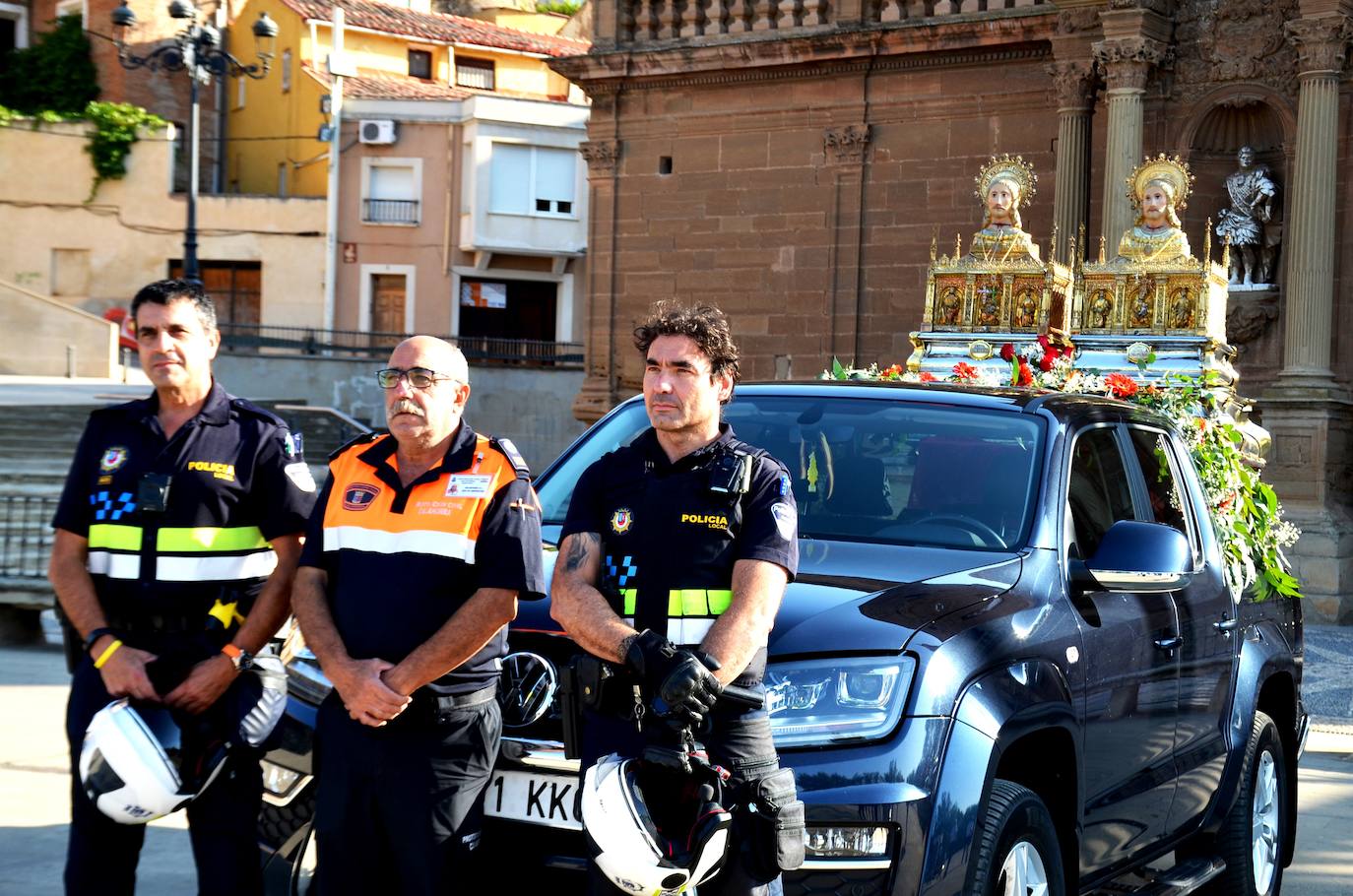 Los Santos Mártires procesionan en coche por Calahorra