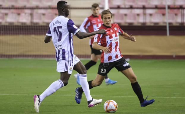 Una SD Logroñés en transición entre su base conocida y los nuevos refuerzos