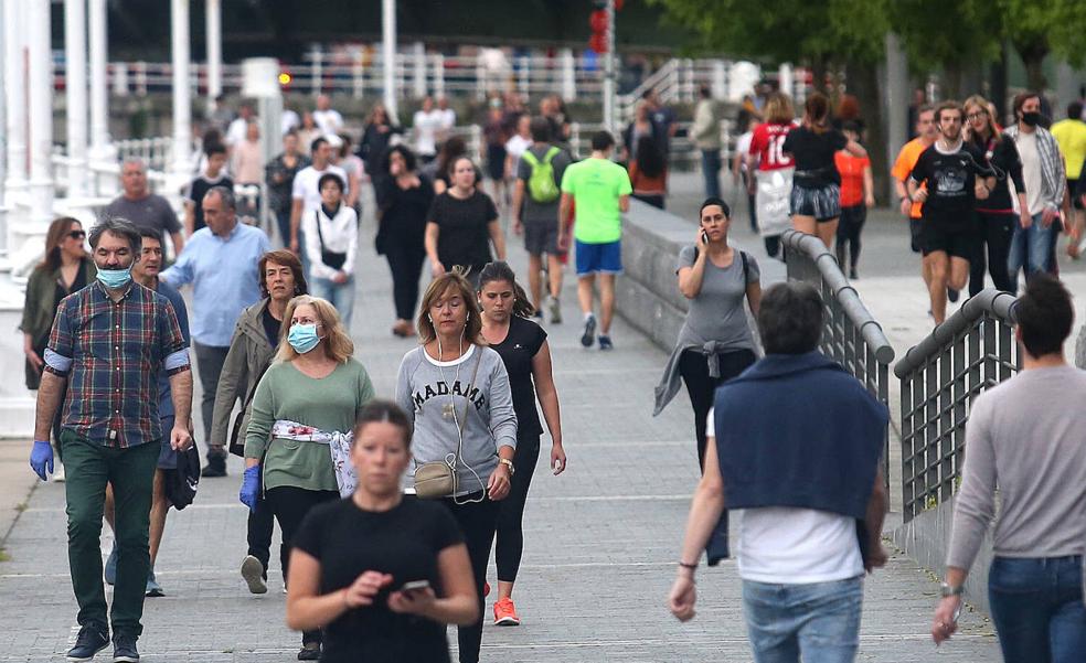 La confianza del consumidor se modera en agosto, pero dobla a la de hace un año