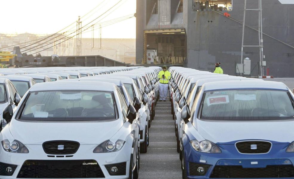 La crisis de los semiconductores hunde la venta de coches en agosto