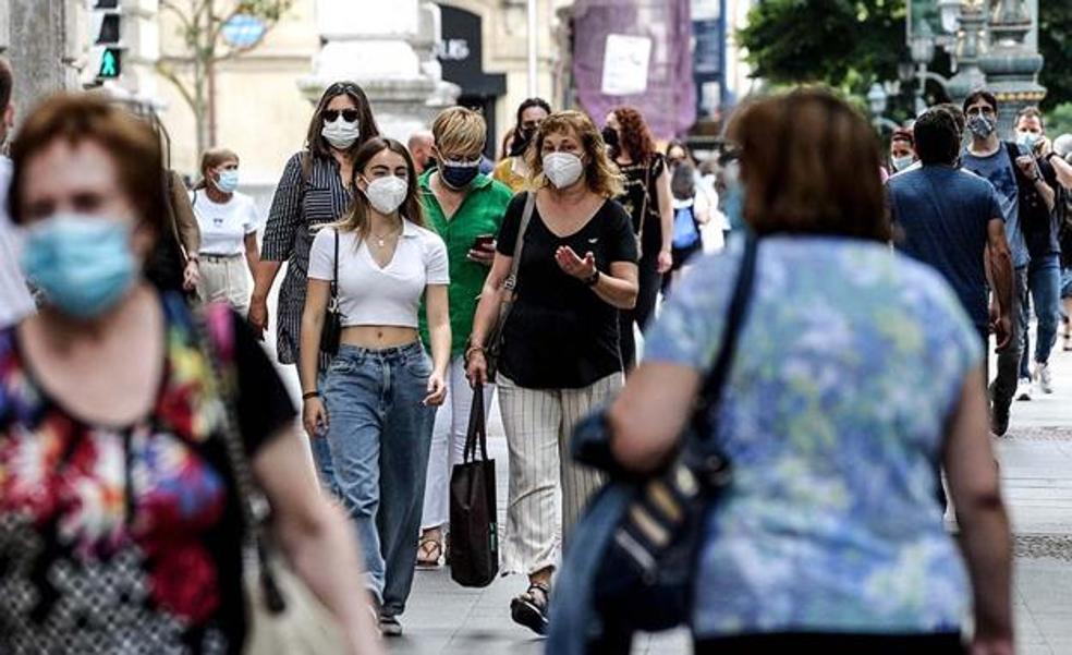 Los contagios en España el fin de semana bajan de los 10.000