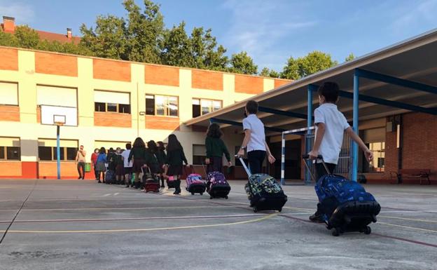 Educación abre el curso escolar 2021-22 escenificando su apoyo a la escuela rural