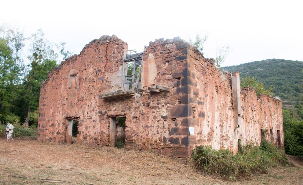 Una mesa en la antigua fábrica