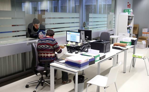 Los funcionarios riojanos retoman la plena incorporación al trabajo presencial desde el 1 de octubre