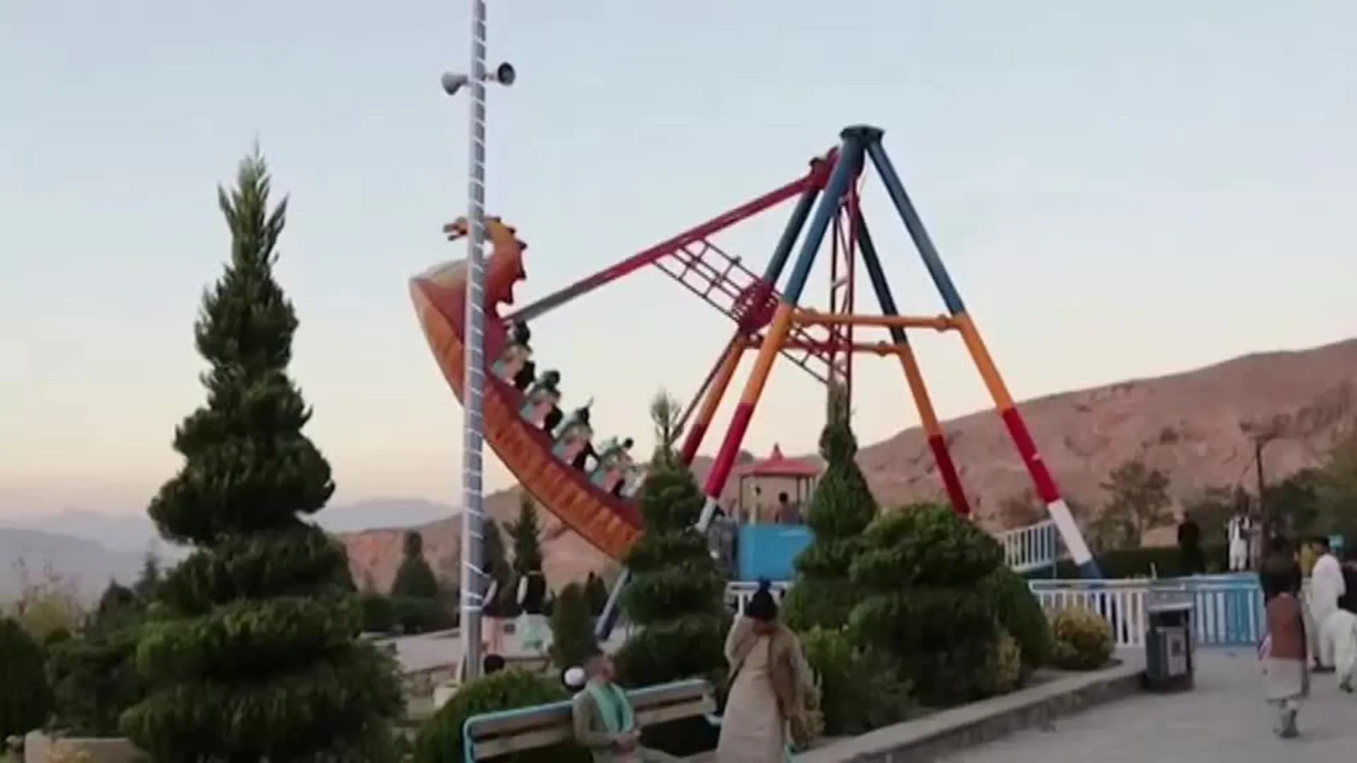 Los parques de atracciones se mantienen abiertos en Kabul tras la invasión  talibán