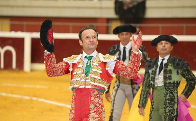 El show de Ferrera cala en La Ribera