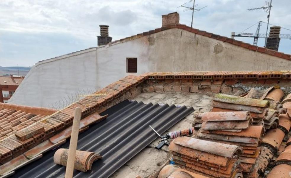 Las obras en el tejado del teatro Avenida de Santo Domingo terminarán en un mes