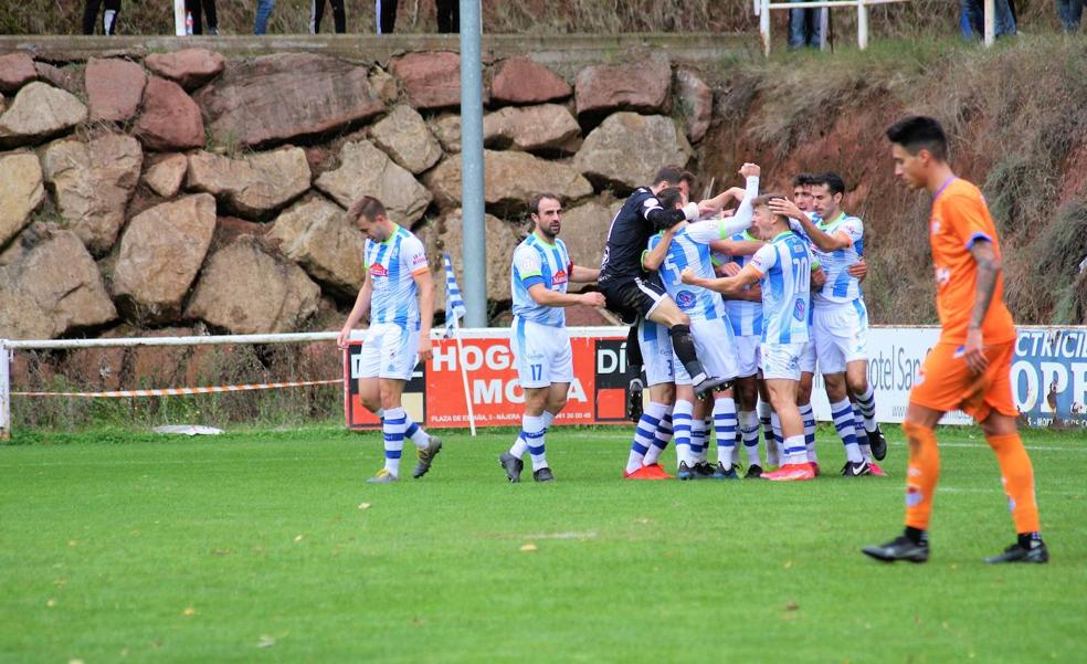 El Náxara logra su primera victoria ante la Peña Sport