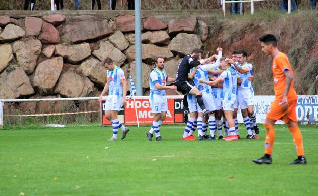 El Náxara logra su primera victoria ante la Peña Sport