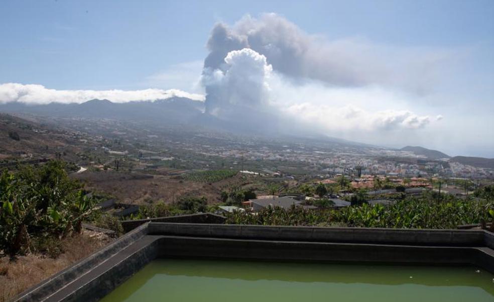 Las cenizas del volcán empeoran la calidad del aire y cierran el aeropuerto