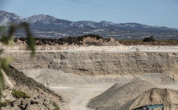 Recuperar antiguas canteras para plantación de viñedos y cultivo de olivares y almendros
