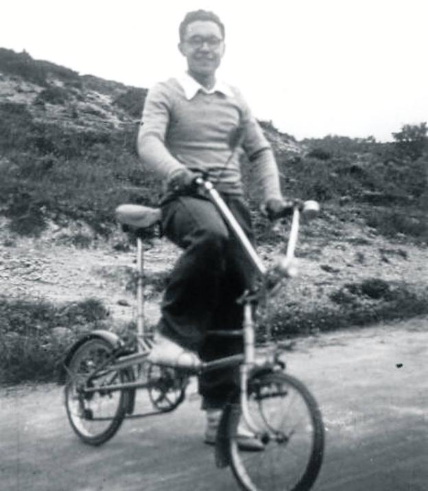 Félix Berger y su 'bicicleta de bolsillo'