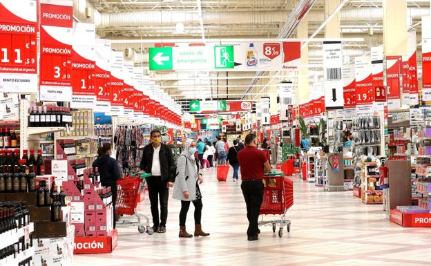 Alcampo invertirá 2,7 millones en la reforma interior de su hipermercado