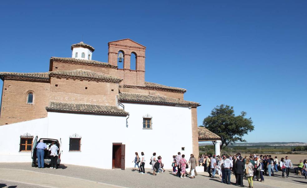 La ermita y San Miguel se reparten hoy las misas por la tradición de la fiesta del Pilar en Alfaro