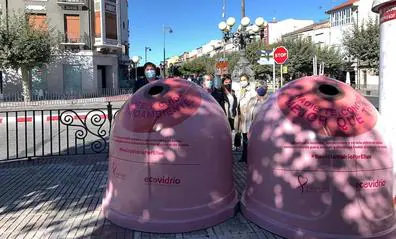 Santo Domingo recicla vidrio contra el cáncer de mama