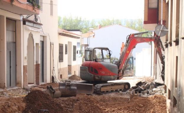Comenzaron las obras de urbanización de la calle Valladar de Quel