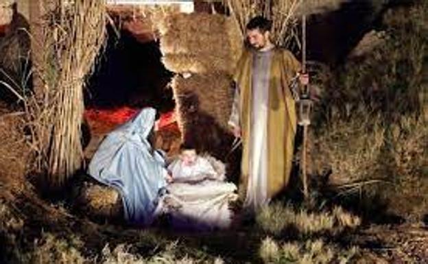 La asociación cultural belén viviente de Alcanadre recopila material para exponer