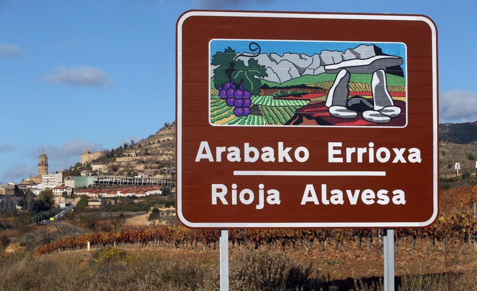 Labastida se planta contra las torres de alta tensión, que califica de «sinsentido»