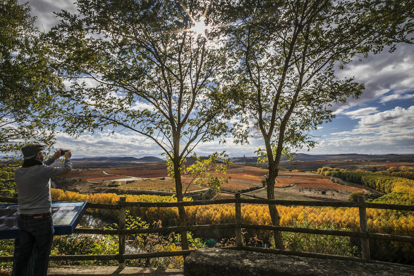 El otoño transforma el paisaje de La Rioja
