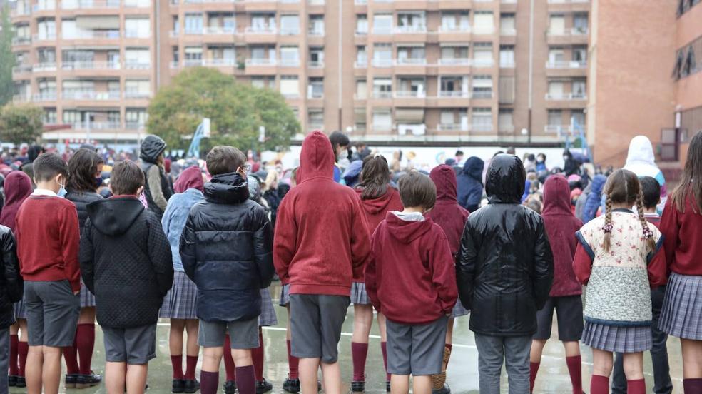 Minuto de silencio en Jesuitas por el pequeño asesinado en Lardero