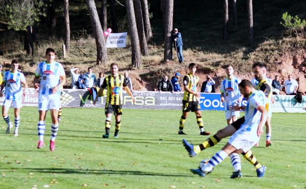 Un enrachado Náxara recibe al solvente Rayo Cantabria